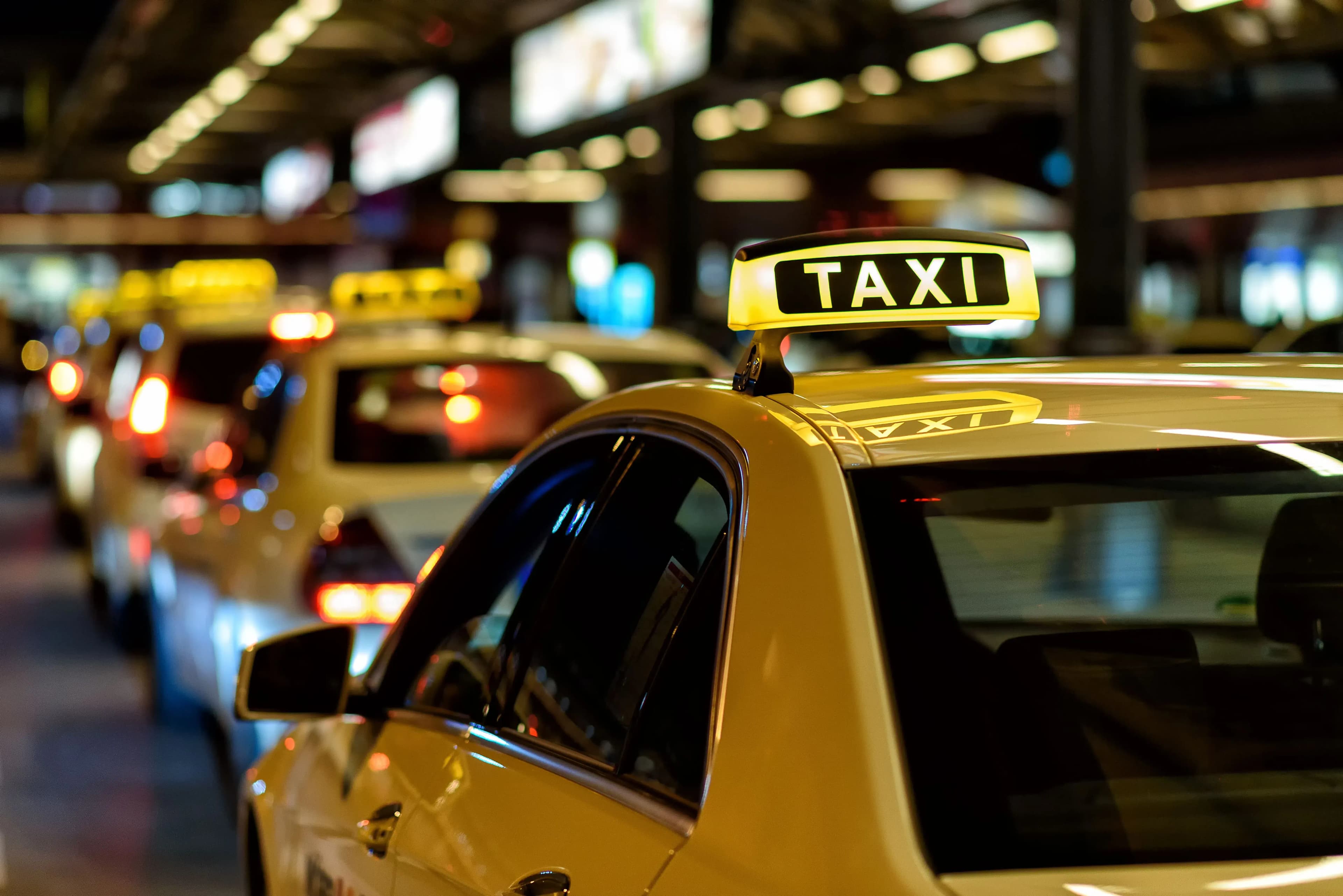 Airport und City Transfer  Taxi Flughafen Wien Schwechat